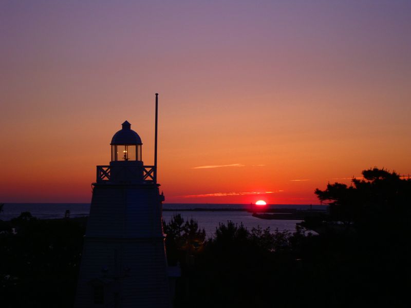 酒田・日和山公園  日本海へ沈む夕陽　2009年6月22日　_d0129921_23553872.jpg