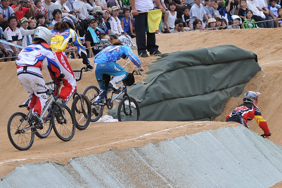 2009 UCI堺大阪国際BMX選手権大会Day2 VOL3：エリートウイメン決勝_b0065730_22215159.jpg