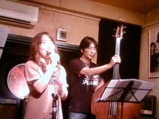 ライブ「GIN HOUSE」_a0110794_23524196.jpg