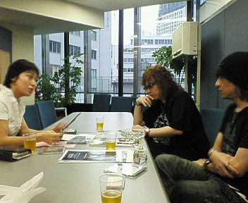 続『アリーナ３７℃』10 月号_b0183113_2251829.jpg