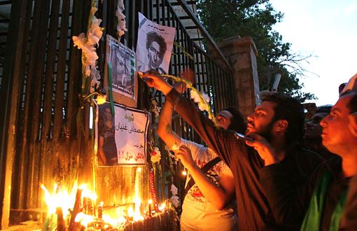 テヘラン大学の虐殺 バシジ=イランの虐殺親衛隊_d0123476_1140273.jpg