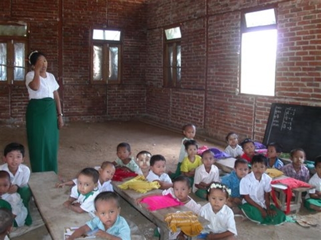 ミャンマー　バガンの僻地に学校を建てる（5）_a0120187_12493725.jpg