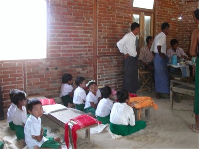 ミャンマー　バガンの僻地に学校を建てる（5）_a0120187_12495254.jpg