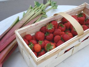 旬の苺とアスパラを食べよう!_b0126715_57122.jpg