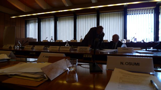 UNESCOの基礎科学の会議_d0028322_12221.jpg