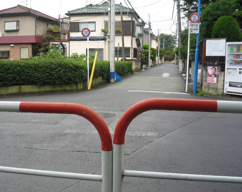 道路の横断_f0059673_6463961.jpg