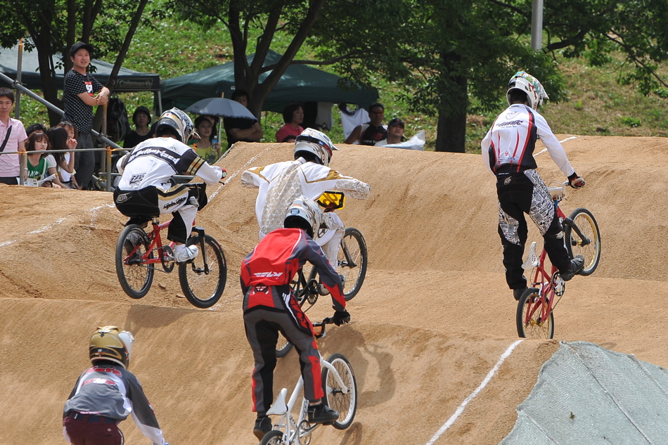 2009 UCI堺大阪国際BMX選手権大会Day2 VOL8：ボーイズ５〜１４才クラス決勝_b0065730_23221345.jpg