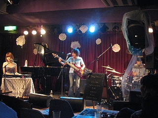 e0123412_0512439.jpg
