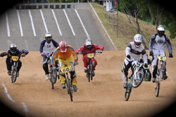 2009 UCI堺大阪国際BMX選手権大会Day2 VOL9：B15~16、M１７〜３０、マスターズクラス決勝_b0065730_7584264.jpg