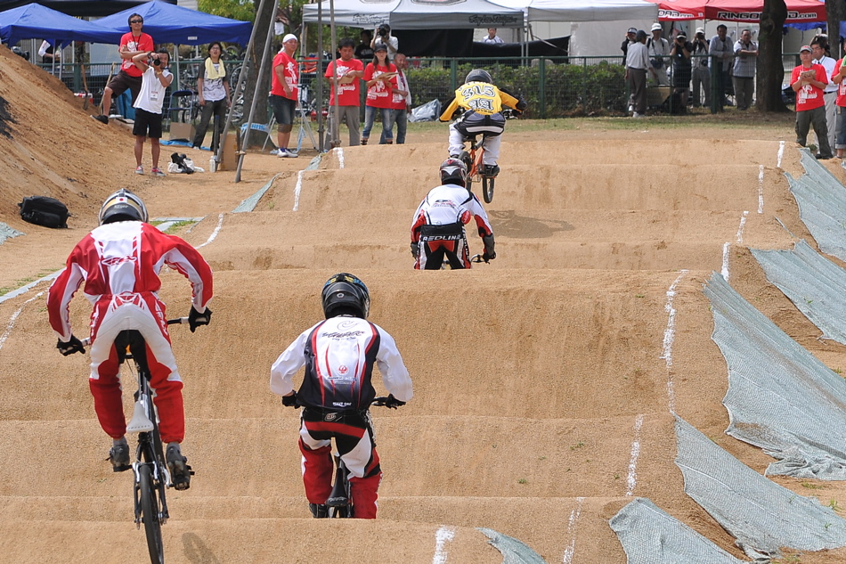 2009 UCI堺大阪国際BMX選手権大会Day2 VOL9：B15~16、M１７〜３０、マスターズクラス決勝_b0065730_841195.jpg