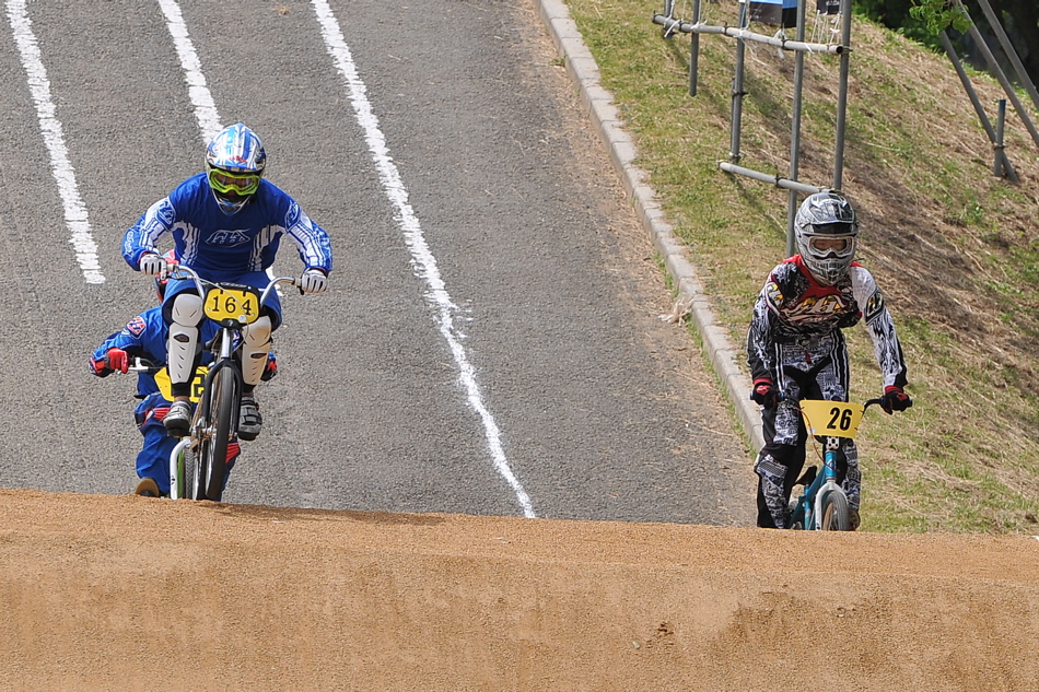 2009 UCI堺大阪国際BMX選手権大会Day2 VOL9：B15~16、M１７〜３０、マスターズクラス決勝_b0065730_864543.jpg