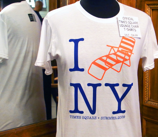 タイムズスクエアの歩行者天国、公式記念Tシャツを発売中!_b0007805_1354852.jpg