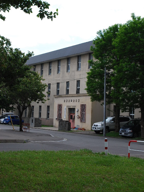 函館市立的場中学校(函館の建築紹介)_f0142606_8285649.jpg