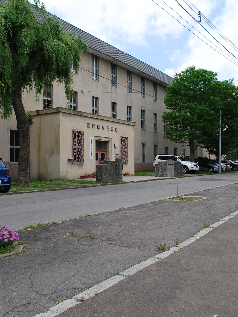 函館市立的場中学校(函館の建築紹介)_f0142606_8305974.jpg