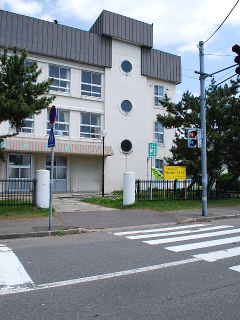 函館市立高盛小学校(函館の建築紹介)_f0142606_854267.jpg