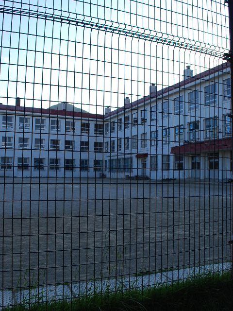 函館市立青柳小学校(函館の建築紹介)_f0142606_885156.jpg