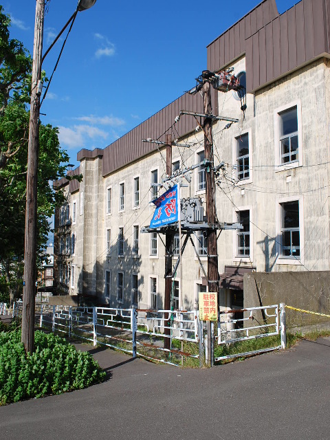 函館市立弥生小学校(函館の建築再見)その１_f0142606_917857.jpg