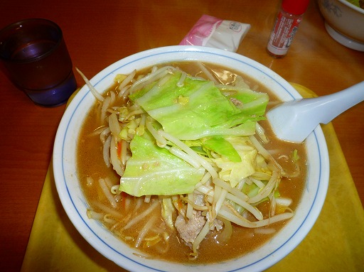 中三味噌ラーメン_b0150120_921560.jpg