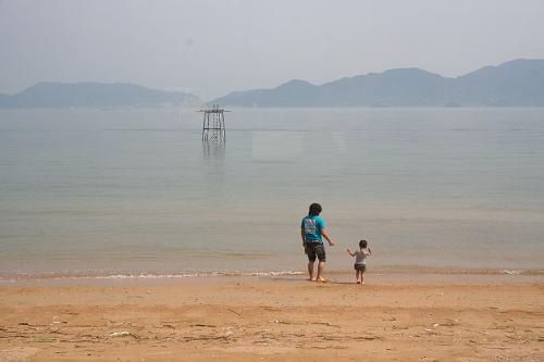 海は広いな_e0175370_1640737.jpg