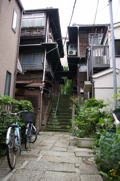 都心の路地_f0130879_22483623.jpg