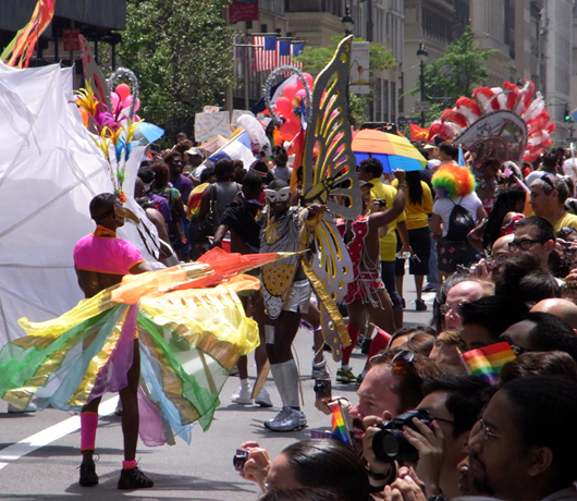 NYのプライド・パレード　2009　Annual Lesbian, Gay, Bisexual, Transgender PRIDE March_b0007805_20464769.jpg