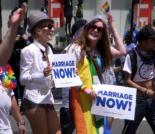 NYのプライド・パレード　2009　Annual Lesbian, Gay, Bisexual, Transgender PRIDE March_b0007805_21415082.jpg