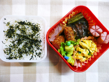 ヒレトンカツ弁当_d0130082_9565674.jpg