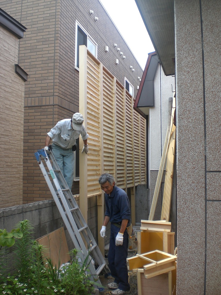 雪止めフェンス 逢坂建築設計施工事務所