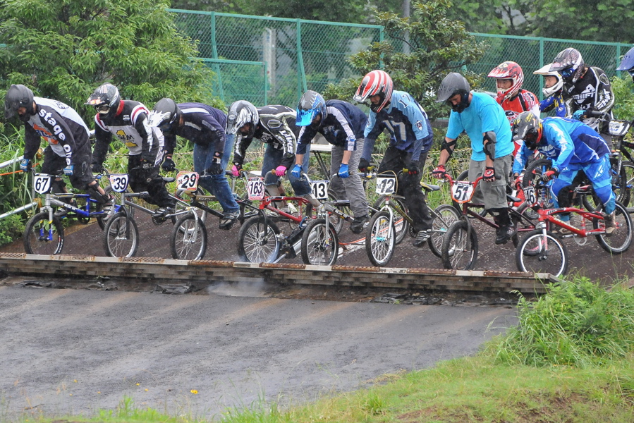 2009JOSF緑山６月定期戦VOL9：１４オーバー、３０オーバー、マスターズクラス決勝_b0065730_2271812.jpg