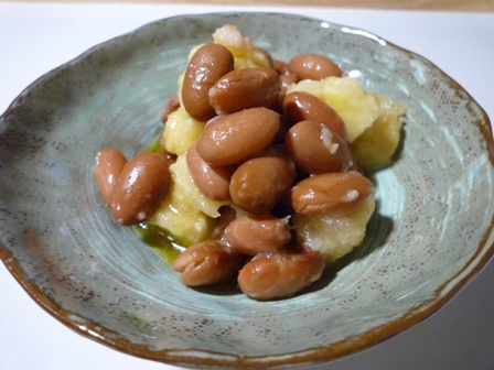 バナナと金時豆のサラダ…_b0093660_21742100.jpg