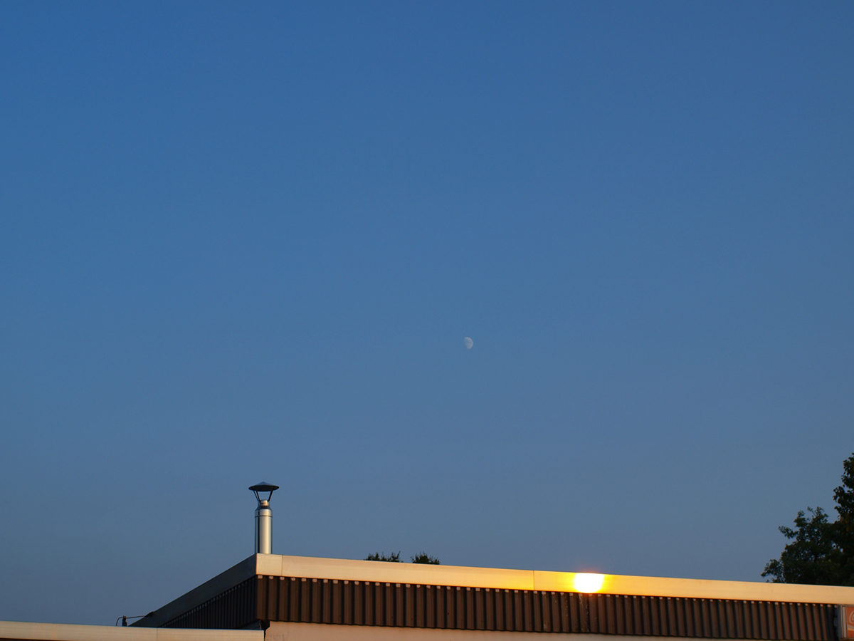 暮れない夏の夜_b0148617_0521842.jpg