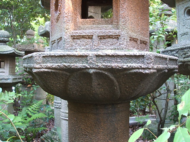 石清水八幡宮型灯篭_f0183722_17451718.jpg