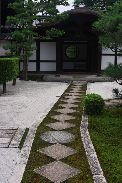 半夏生咲く庭　その１（建仁寺・両足院）_f0155048_1653230.jpg