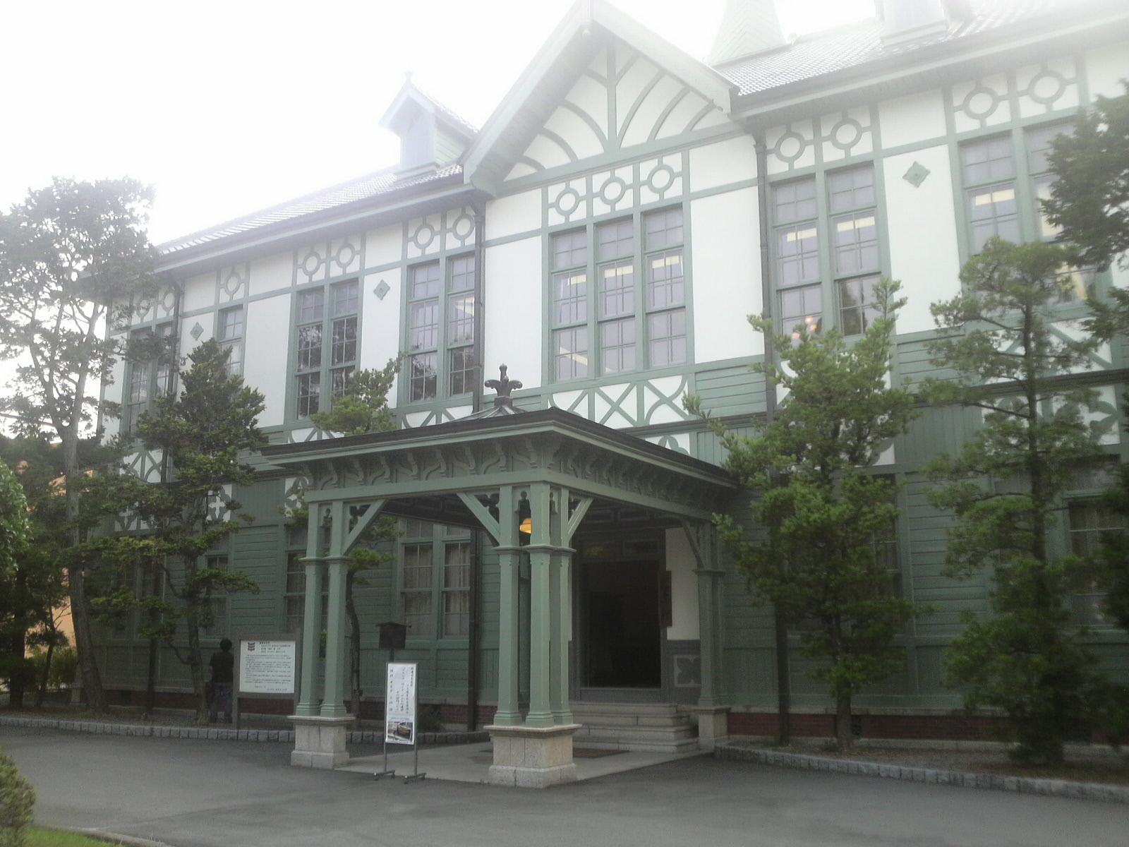 奈良女子大で、フランク・ロイド・ライトの建築の話を聞きました。_f0052181_21303821.jpg