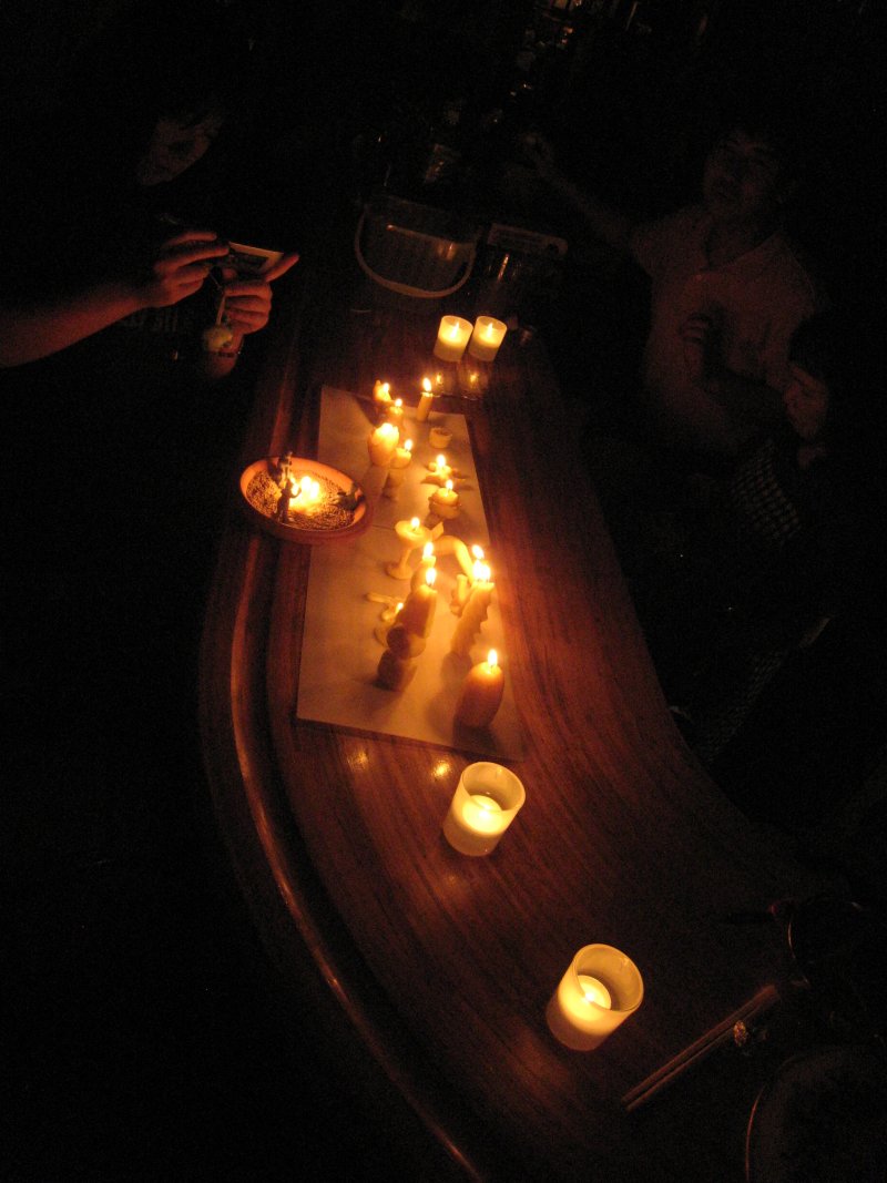 beeswax candle night_d0142121_020648.jpg