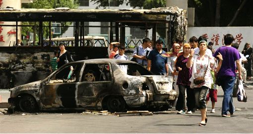 新彊ウルムチの大虐殺 中国の弾圧で死者156名_d0123476_23344211.jpg