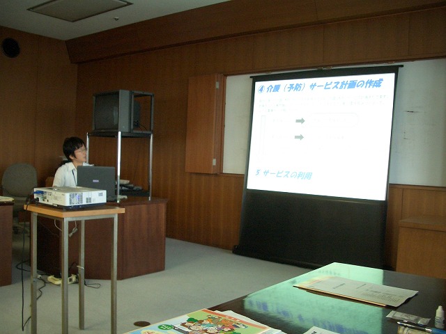 「チャレンジ改革セブン」で介護保険制度の研修会_f0141310_2329198.jpg