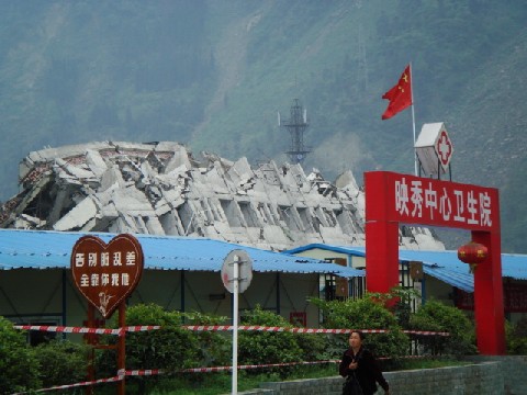 09年4月四川大地震再調査　2　映秀鎮_c0162425_1965655.jpg