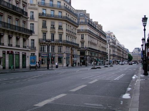 「フランス・パリ オペラ座からすぐ近くのホテル エドワードセット」_a0000029_236313.jpg