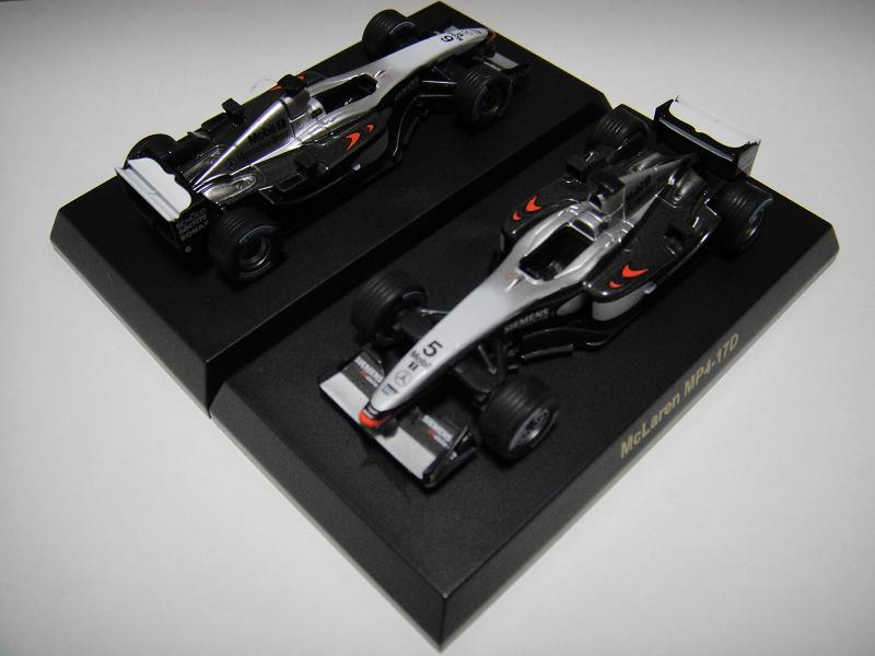 またミニカー買ってしまいました～№38・39「1：64　McLaren　MP4-17D」_b0185640_12331658.jpg