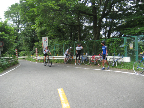 峠3つ、蕎麦1枚(ヤビツ-牧馬-大垂水)_b0097200_14234579.jpg