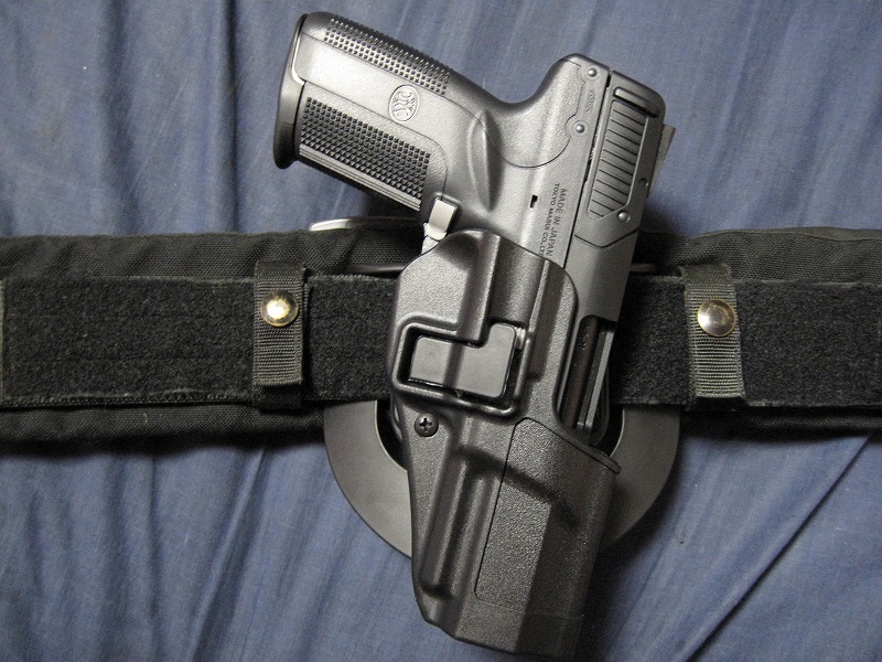 ファイブセブン用 ホルスター インプレ マグポーチも？ : Special