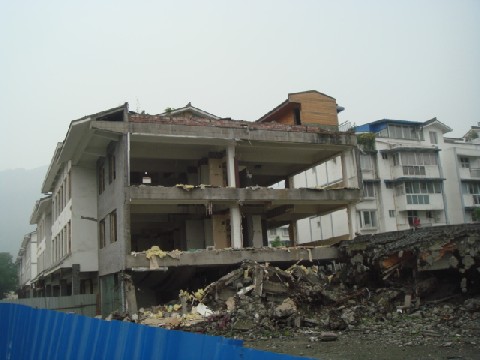 09年4月四川大地震再調査 3 都江堰_c0162425_1821290.jpg