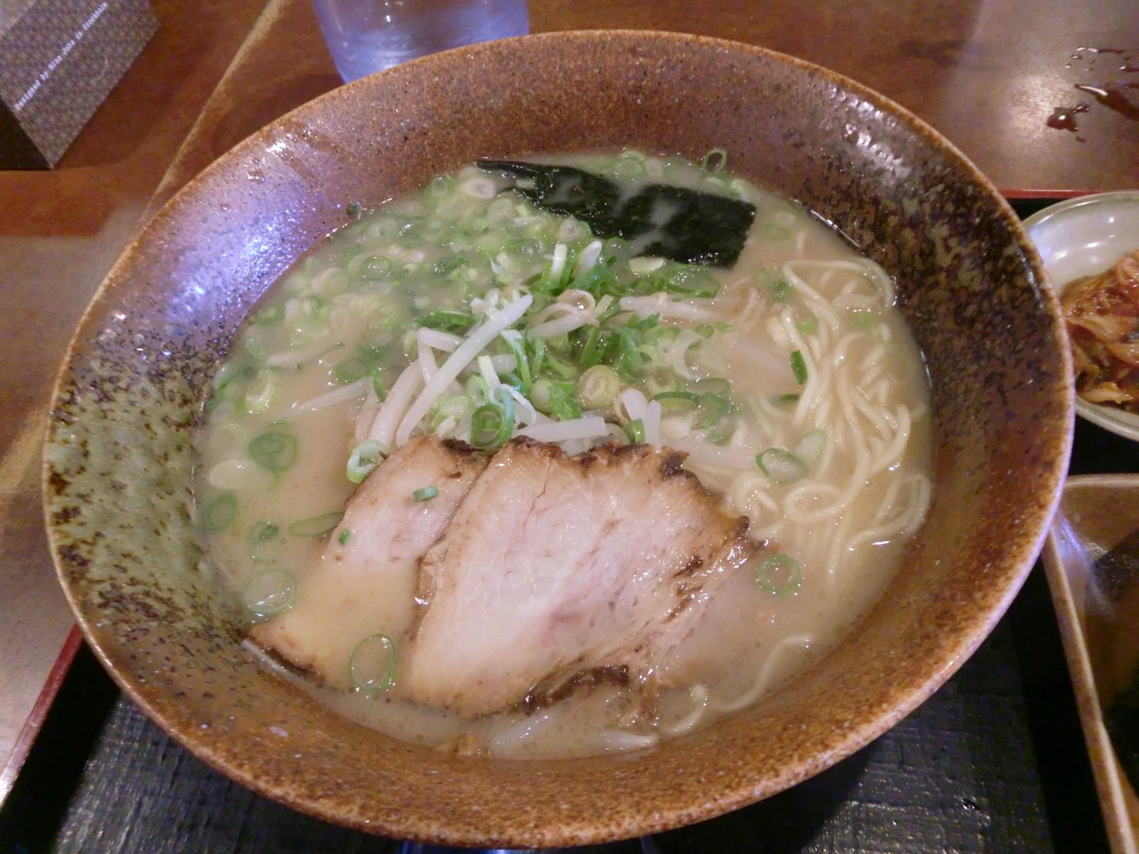 ラーメンたろう 明石市西新町 悠々もーどで ラーメンたろう 明石市西新町 悠々もーどで