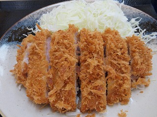 ロースカツ定食_e0113495_2282869.jpg