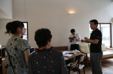 「TERRA HOUSE」 その1 見学会&学習会 _e0029115_1720135.jpg