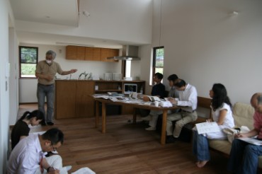 「TERRA HOUSE」 その1 見学会&学習会 _e0029115_17265271.jpg