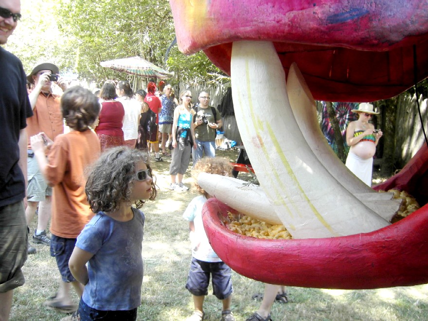 華麗なるパフォーマーたち。　-Oregon Country Fair_a0118890_13224285.jpg