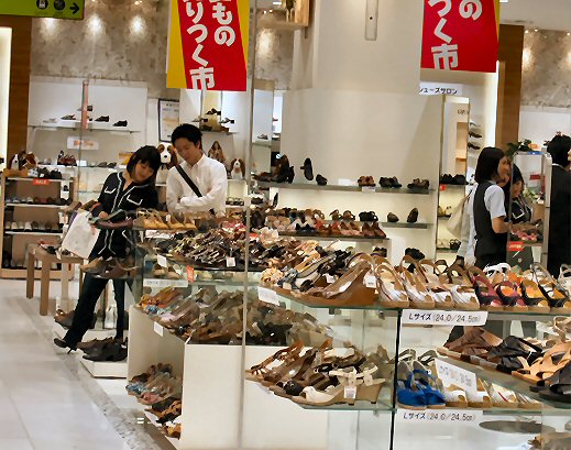 ロケ in 京成百貨店_a0136422_15425992.jpg