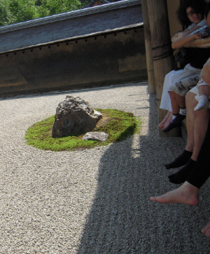 京都・美術館「えき」・竜安寺と、そして金閣寺_d0017632_16133541.jpg